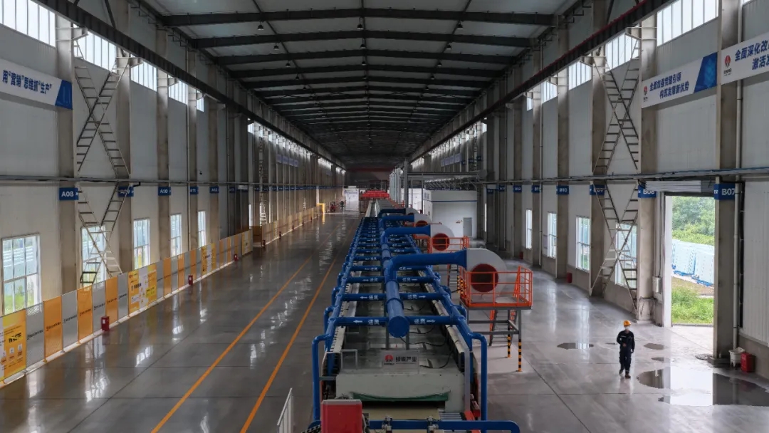 龍門綠碳:嚴(yán)守安全底線 筑牢生產(chǎn)防線